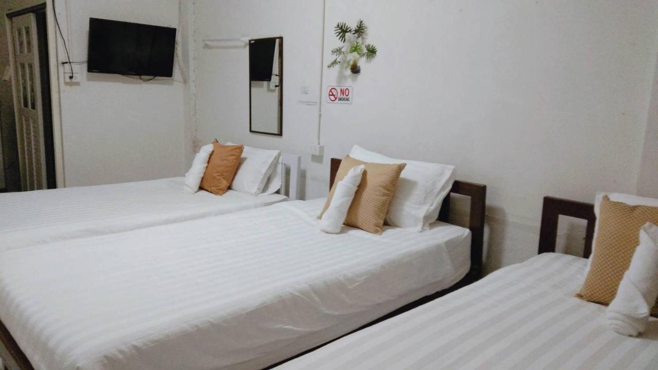 Banana Hostel Donmuang Бангкок Экстерьер фото