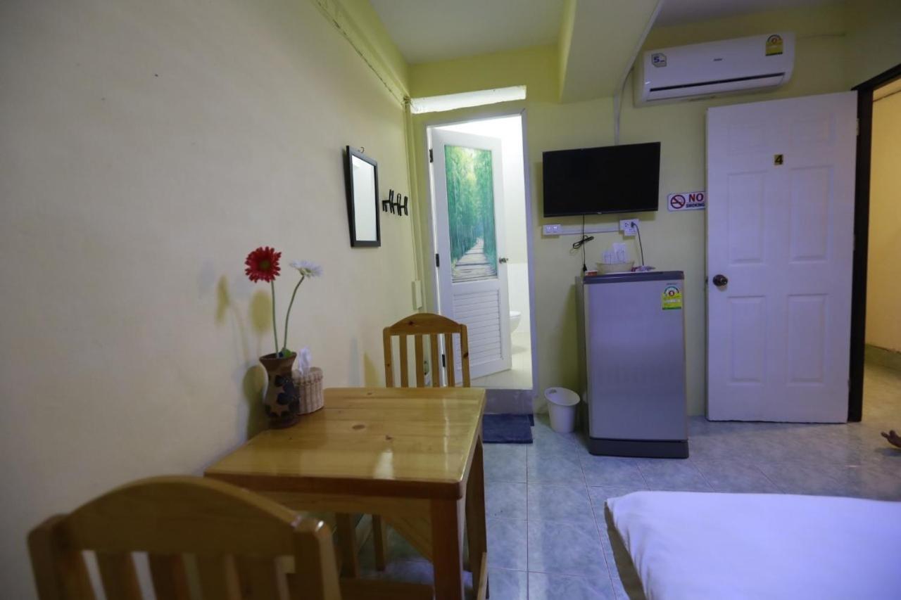 Banana Hostel Donmuang Бангкок Экстерьер фото