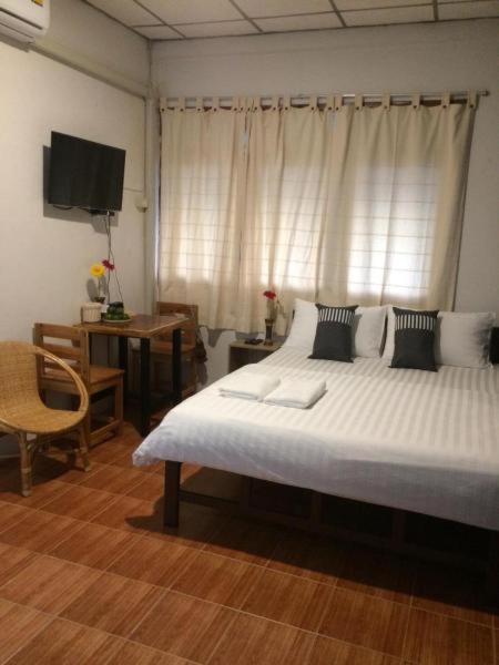 Banana Hostel Donmuang Бангкок Экстерьер фото